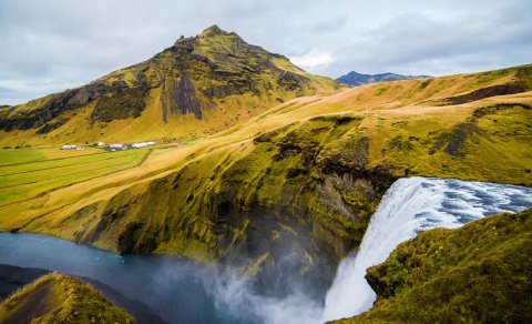 Vestibulum at justo a libero interdum tempus vel eu magna