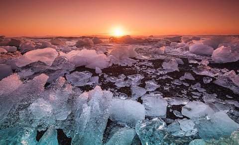 Curabitur dapibus justo sed purus vestibulum sollicitudin. In sed nisl non eros sodales consequat in…